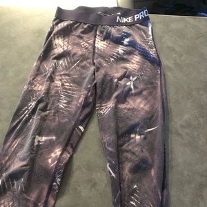 Small women’s Nike pro leggings